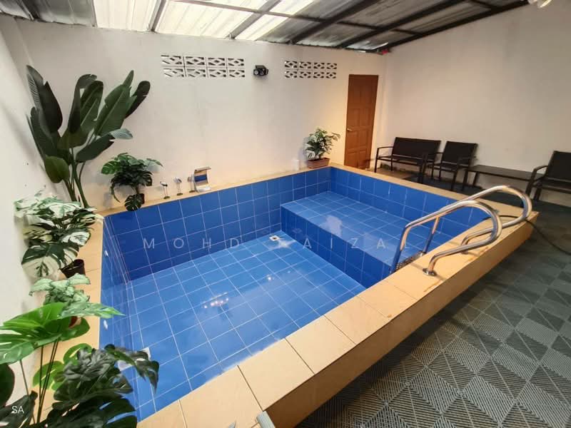 Renovated & Fully Furnished Rumah Teres 2 Tingkat Seksyen 4 Bangi untuk Untuk Dijual - RM 530,000, Mac 2026 - Pool - PropertyGuru.com.my