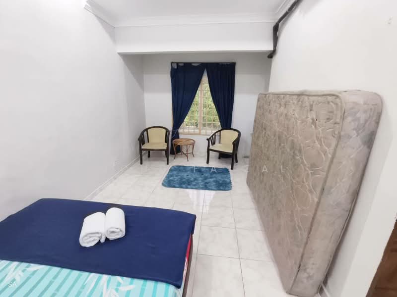 Renovated & Fully Furnished Rumah Teres 2 Tingkat Seksyen 4 Bangi untuk Untuk Dijual - RM 530,000, Mac 2026 - Bedroom - PropertyGuru.com.my