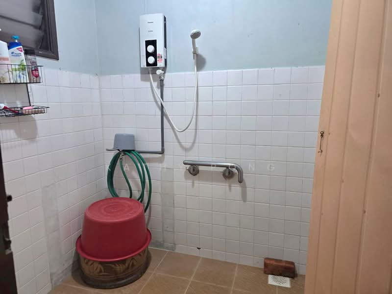 1-storey Terraced House for Sale in Kepong (Kuala Lumpur) - Kathy Pong - Bathroom - PropertyGuru.com.my