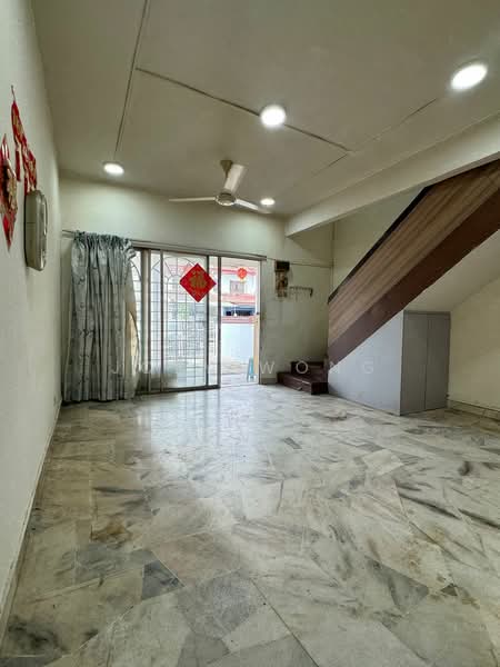 2-storey Terraced House for Sale in BANDAR PUCHONG JAYA (Puchong) - Joey Wong - Living Room - PropertyGuru.com.my