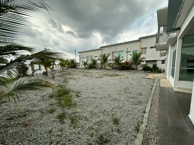Nusa Sentral 2 Storey Terrace Corner Lot / Extra Land/ Gelang Patah/ Iskandar Puteri/ Near Tuas Link untuk Untuk Disewa - RM 4,000 /bulan, Apr 2026 - Exterior - PropertyGuru.com.my