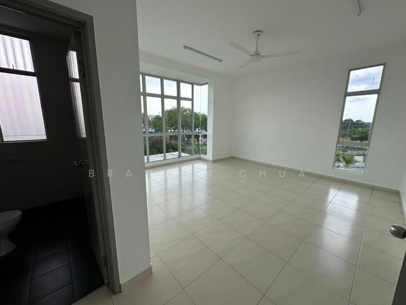 Nusa Sentral 2 Storey Terrace Corner Lot / Extra Land/ Gelang Patah/ Iskandar Puteri/ Near Tuas Link untuk Untuk Disewa - RM 4,000 /bulan, Apr 2026 - Interior - PropertyGuru.com.my