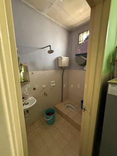1-storey Terraced House for Sale in Kangkar Pulai (Skudai) - Mohd Faez - Bathroom - PropertyGuru.com.my