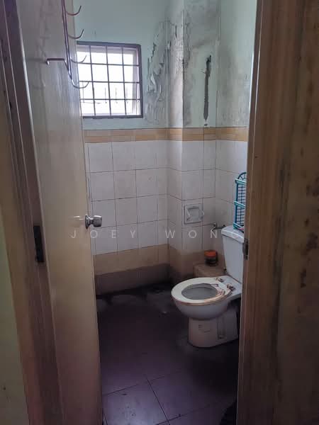 2-storey Terraced House for Sale in Taman Putra Budiman (Balakong) - Joey Wong - Bathroom - PropertyGuru.com.my