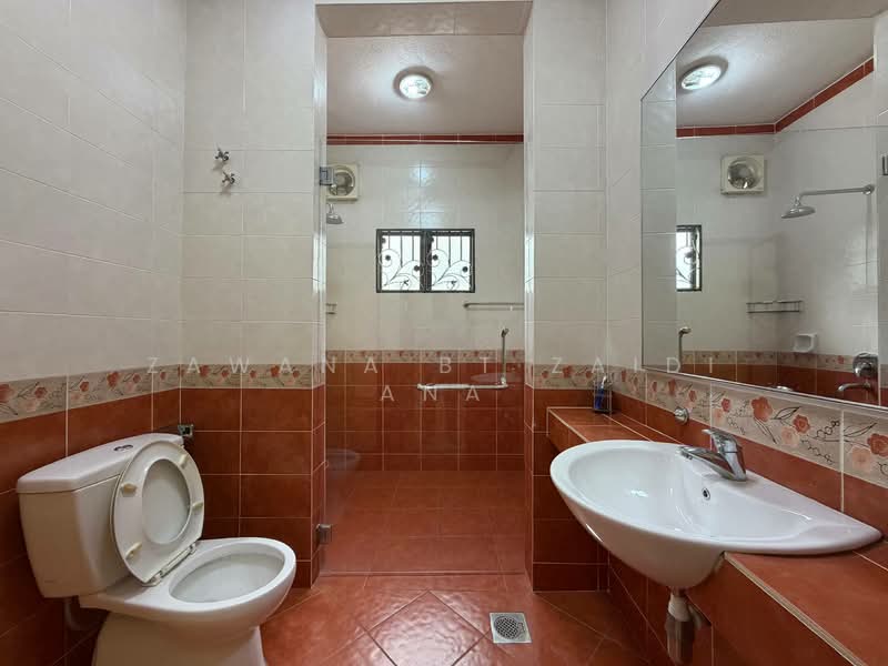 2-storey Terraced House for Sale in Taman Wangsa Melawati (Setapak) - Zawana BT Zaidi Ana - Bathroom - PropertyGuru.com.my