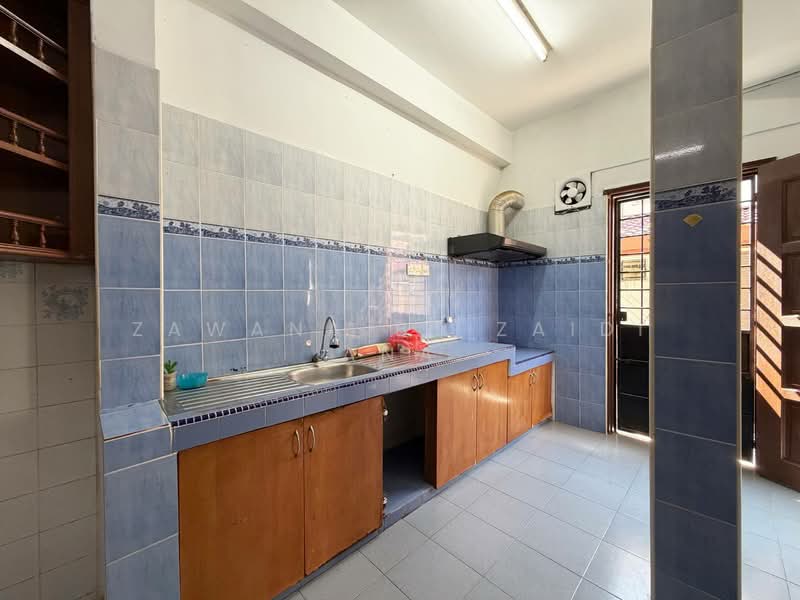 2-storey Terraced House for Sale in Taman Wangsa Melawati (Setapak) - Zawana BT Zaidi Ana - Kitchen - PropertyGuru.com.my