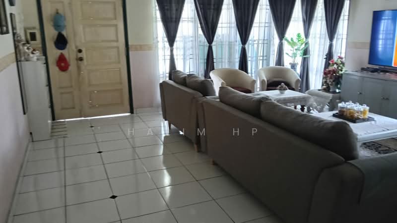 Semi-Detached House for Sale in Bandar Tasik Kesuma (Beranang) - Halim HP - Living Room - PropertyGuru.com.my