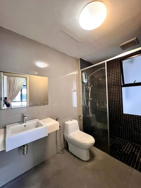 Renai Jelutong untuk Untuk Disewa - RM 2,300 /bulan, Mac 2026 - Bathroom - PropertyGuru.com.my