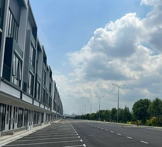 Shop / Office for Sale in Austin Crest (Johor Bahru) - Tomi Yap - Exterior - PropertyGuru.com.my