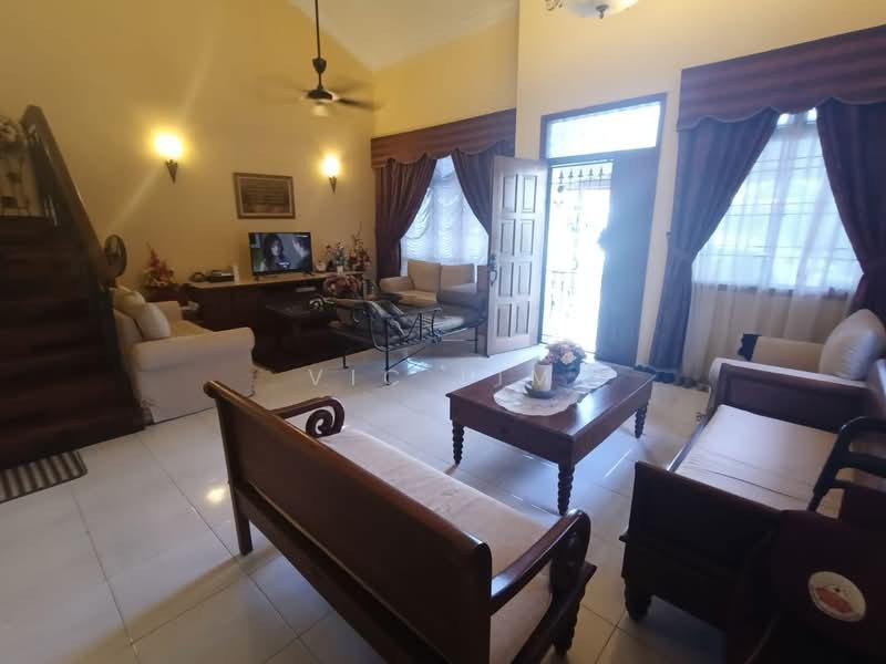 1.5-storey Terraced House for Sale in Taman Perling (Perling) - Vic Lim - Living Room - PropertyGuru.com.my
