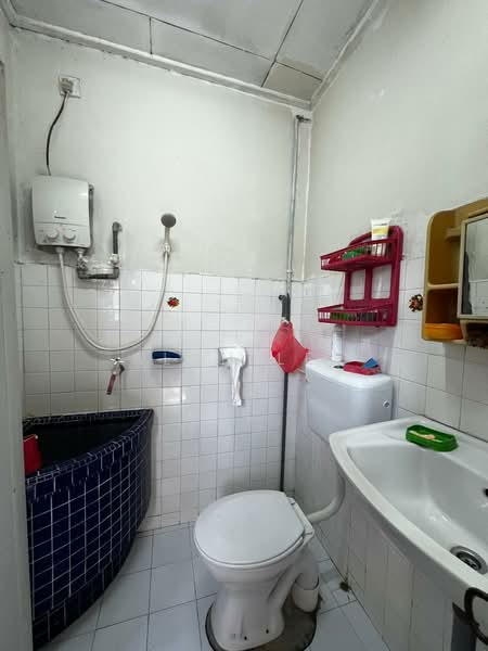 Taman Sri Pulai untuk Untuk Dijual - RM 446,000, Apr 2026 - Bathroom - PropertyGuru.com.my