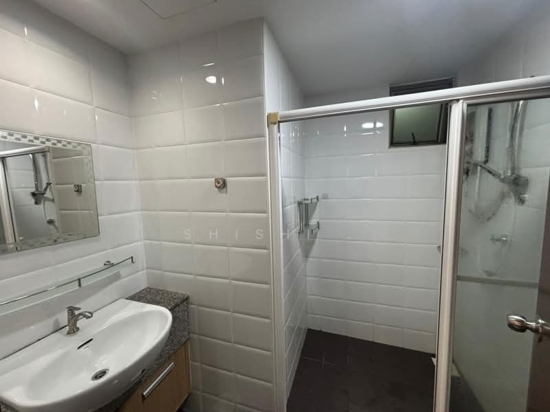 Apartment for Rent at Molek Pine 2 - Shishi . - Bathroom - PropertyGuru.com.my