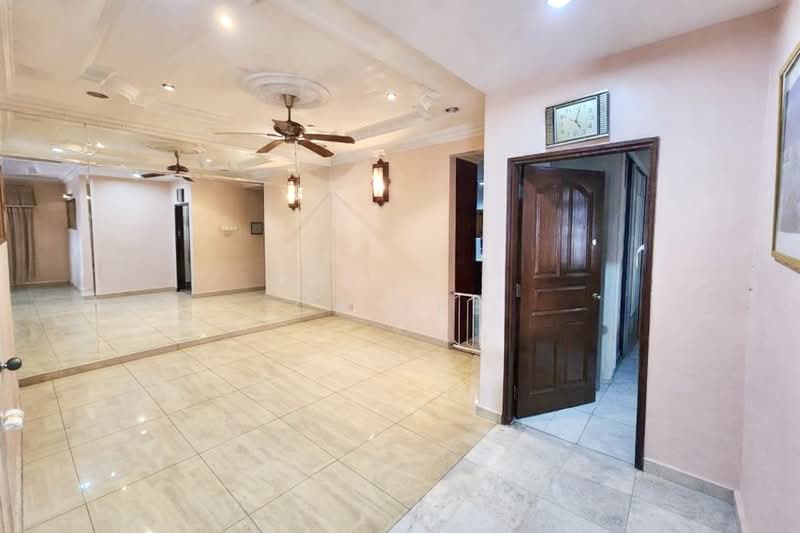 Semi-Detached House for Sale in Taman Sri Endah (Sri Petaling) - CK Yee - Living Room - PropertyGuru.com.my