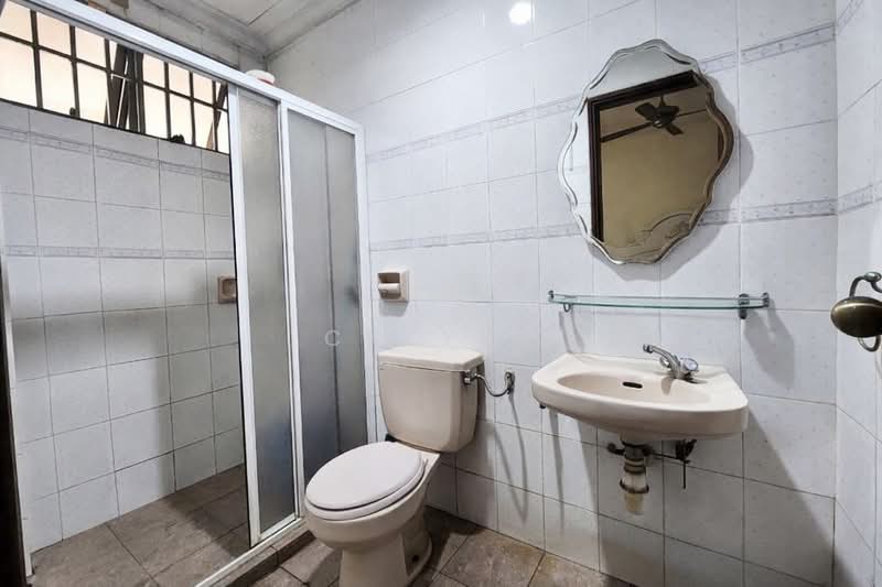 Semi-Detached House for Sale in Taman Sri Endah (Sri Petaling) - CK Yee - Bathroom - PropertyGuru.com.my