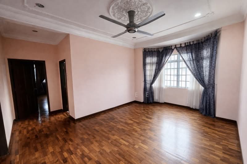 Semi-Detached House for Sale in Taman Sri Endah (Sri Petaling) - CK Yee - Living Room - PropertyGuru.com.my