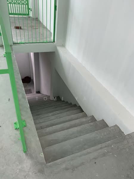 Terrace Factory for Sale in Senai (Kulai) - Tomi Yap - Corridor - PropertyGuru.com.my