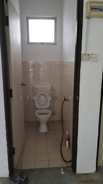 Kedai / Pejabat untuk Disewa di Johor Bahru (Johor) - Linda Lee - Bathroom - PropertyGuru.com.my