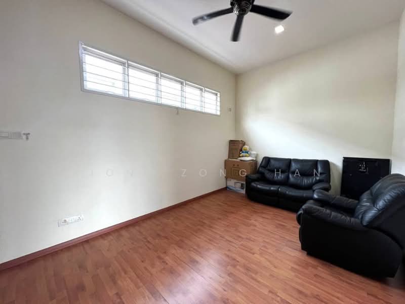2.5-storey Terraced House for Sale in Bandar Seri Alam (Masai) - Piong Zong Han - Living Room - PropertyGuru.com.my