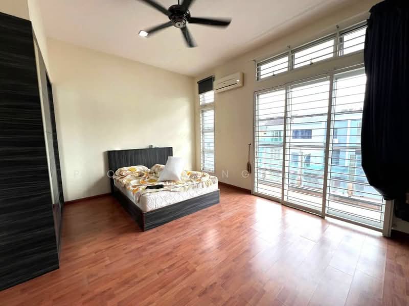 2.5-storey Terraced House for Sale in Bandar Seri Alam (Masai) - Piong Zong Han - PropertyGuru.com.my