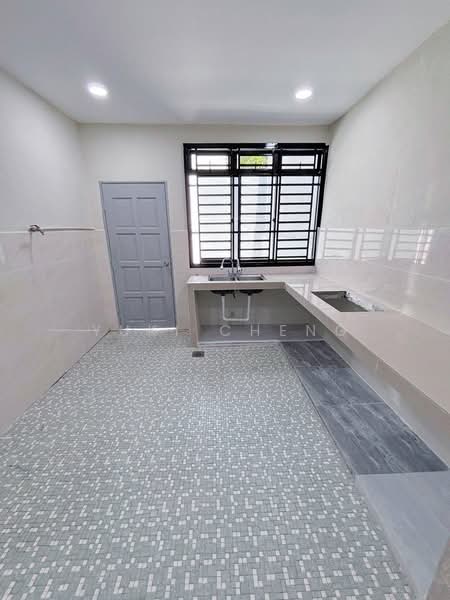 Semi-Detached House for Sale in Taman Pelangi (Johor Bahru) - Yuki Cheng - Kitchen - PropertyGuru.com.my