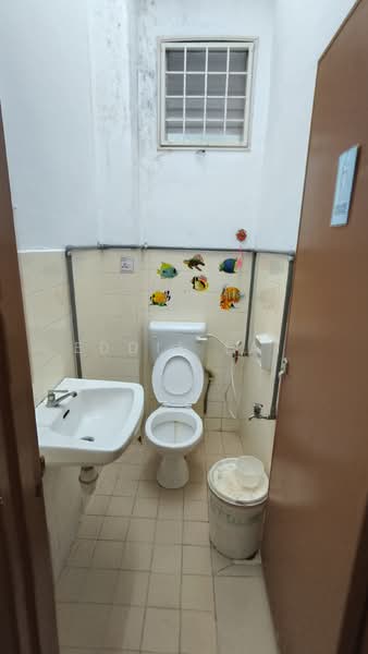 Shop / Office for Rent in Bandar Baru Permas Jaya (Permas Jaya) - Eddie Lai - Bathroom - PropertyGuru.com.my