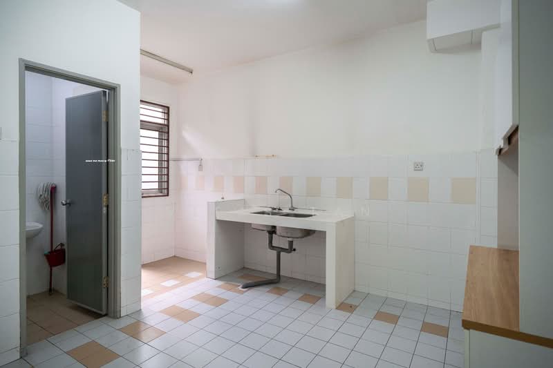 2-storey Terraced House for Rent in Setia Impian (Setia Alam) - Vitas Tan - Kitchen - PropertyGuru.com.my