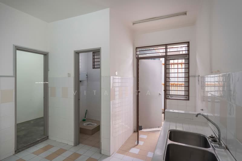2-storey Terraced House for Rent in Setia Impian (Setia Alam) - Vitas Tan - Kitchen - PropertyGuru.com.my