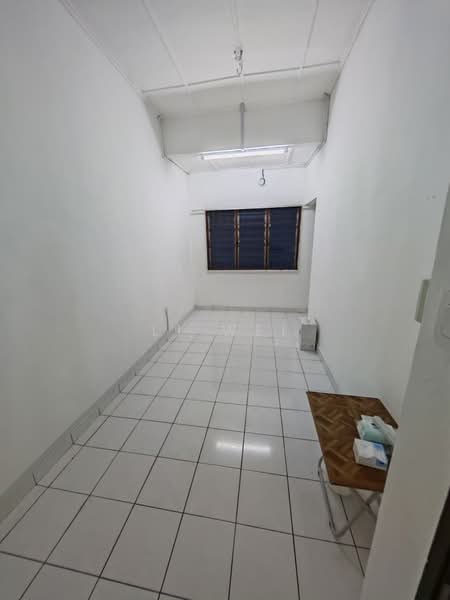 1-storey Terraced House for Rent in Taman Molek (Johor Bahru) - Li Wei - Interior - PropertyGuru.com.my
