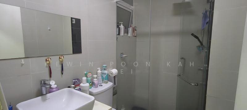 Service Residence for Sale at Skypod Residence - Kewin Poon Kah Wei - Bathroom - PropertyGuru.com.my