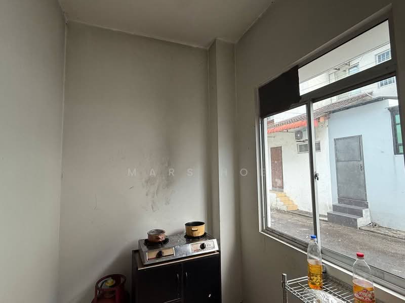 Semi-Detached House for Sale in Taman Sri Pulai Perdana (Skudai) - Mars Hoe - Kitchen - PropertyGuru.com.my