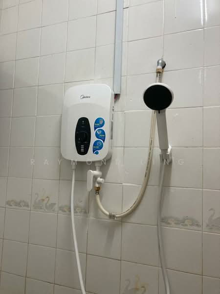 Condominium for Sale at Palm Court Condominium - Raymond Ling - Bathroom - PropertyGuru.com.my