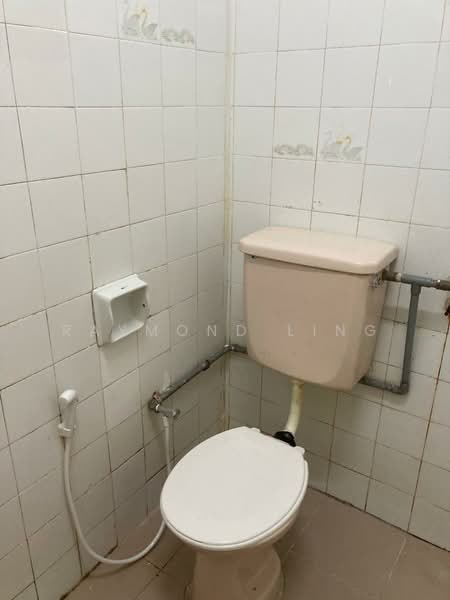 Condominium for Sale at Palm Court Condominium - Raymond Ling - Bathroom - PropertyGuru.com.my