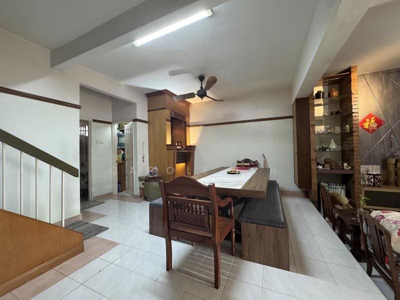 2-storey Terraced House for Sale in Taman Gembira (Jalan Klang Lama (Old Klang Road)) - Carole Teh - Dining Room - PropertyGuru.com.my