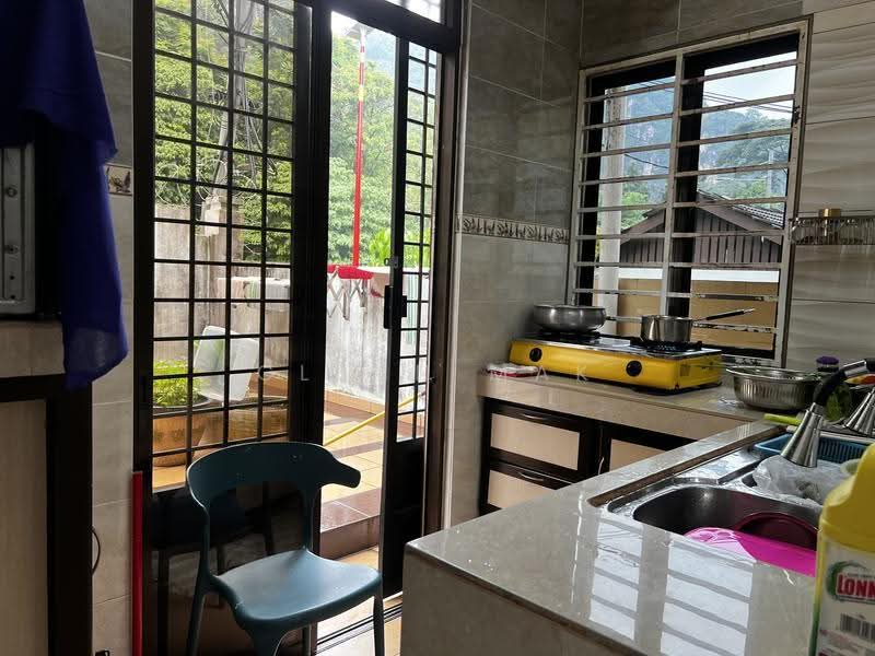 Rumah Bandar untuk Dijual di Taman Raintree (Batu Caves) - Glenn Mak - Kitchen - PropertyGuru.com.my