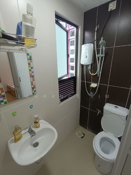 Service Residence for Sale at The Heights Residence - Lawrance Lim - Bathroom - PropertyGuru.com.my