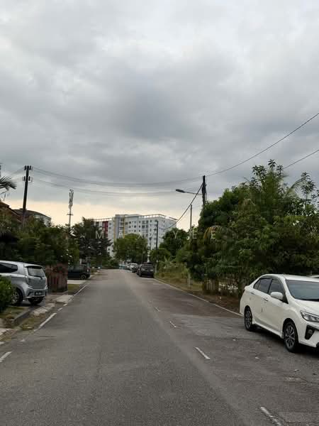 1-storey Terraced House for Sale in Bandar Putra (Kulai) - Max Yee - Exterior - PropertyGuru.com.my