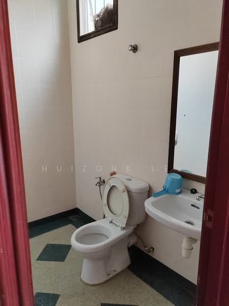 Bungalow for Sale in Taman Ikhlas (Bandar Sungai Long) - Huizonk Lee - Bathroom - PropertyGuru.com.my
