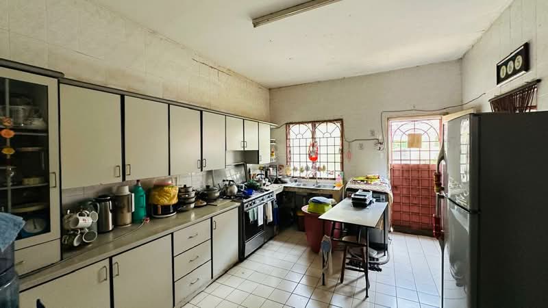 Rumah Teres 2 Tingkat untuk Dijual di Mutiara Subang - Jay Yong - Kitchen - PropertyGuru.com.my