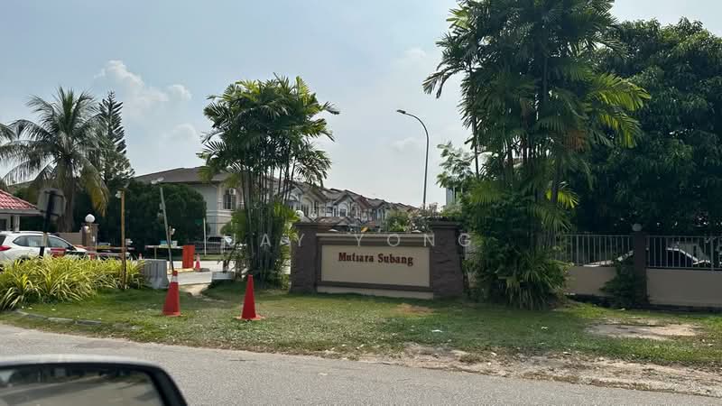2-storey Terraced House for Sale in Taman Mutiara Subang (Shah Alam) - Jay Yong - Exterior - PropertyGuru.com.my