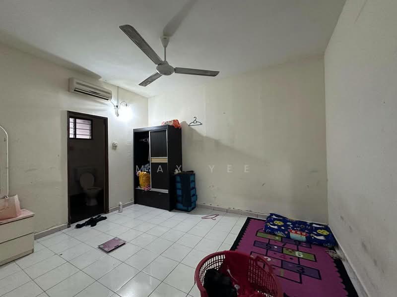 1-storey Terraced House for Sale in Bandar Putra (Kulai) - Max Yee - Bedroom - PropertyGuru.com.my