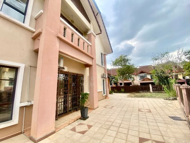 2.5-storey Terraced House for Sale in Presint 16 (Putrajaya) - Mohd Mortadza Ahmad - Exterior - PropertyGuru.com.my