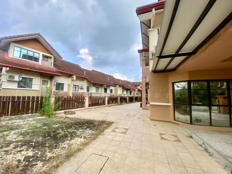 2.5-storey Terraced House for Sale in Presint 16 (Putrajaya) - Mohd Mortadza Ahmad - Exterior - PropertyGuru.com.my