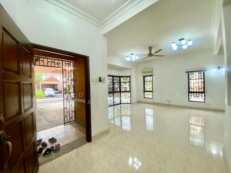 2.5-storey Terraced House for Sale in Presint 16 (Putrajaya) - Mohd Mortadza Ahmad - Entrance - PropertyGuru.com.my