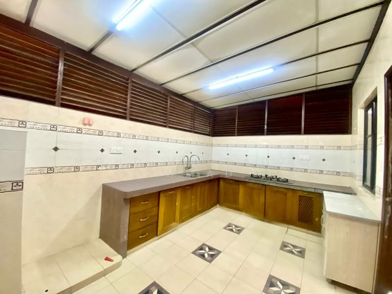 2.5-storey Terraced House for Sale in Presint 16 (Putrajaya) - Mohd Mortadza Ahmad - Kitchen - PropertyGuru.com.my