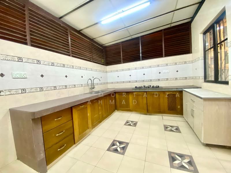 2.5-storey Terraced House for Sale in Presint 16 (Putrajaya) - Mohd Mortadza Ahmad - Kitchen - PropertyGuru.com.my
