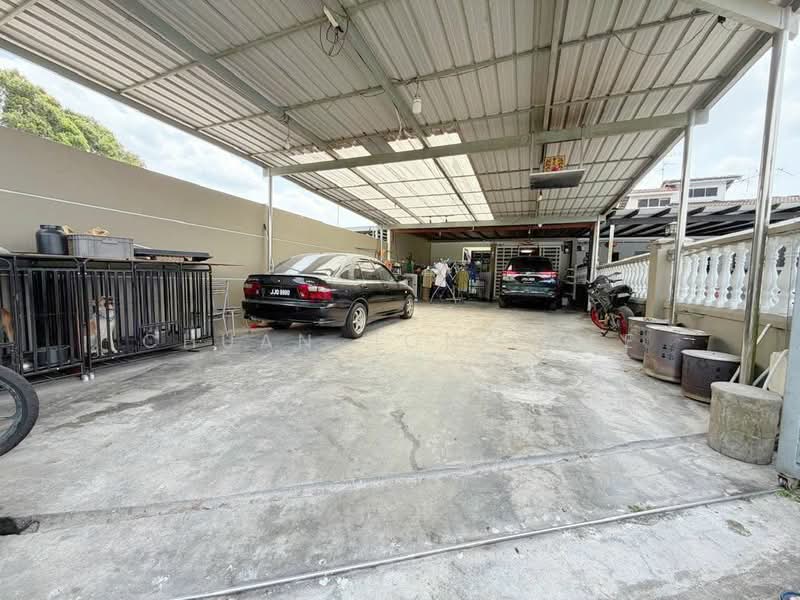 Taman Johor Jaya untuk Untuk Dijual - RM 600,000, Apr 2026 - Car Park - PropertyGuru.com.my