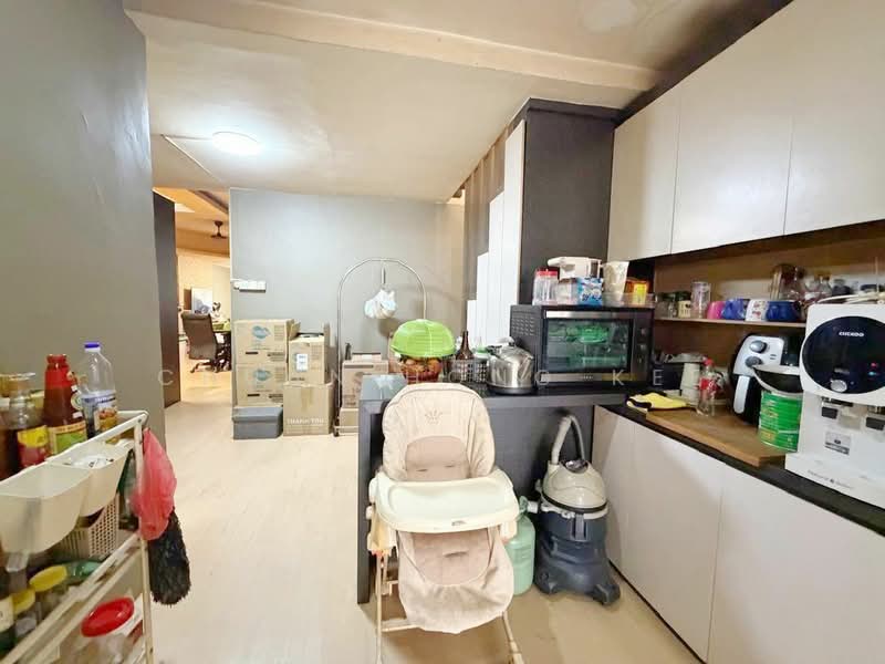 Taman Johor Jaya untuk Untuk Dijual - RM 600,000, Apr 2026 - Kitchen - PropertyGuru.com.my