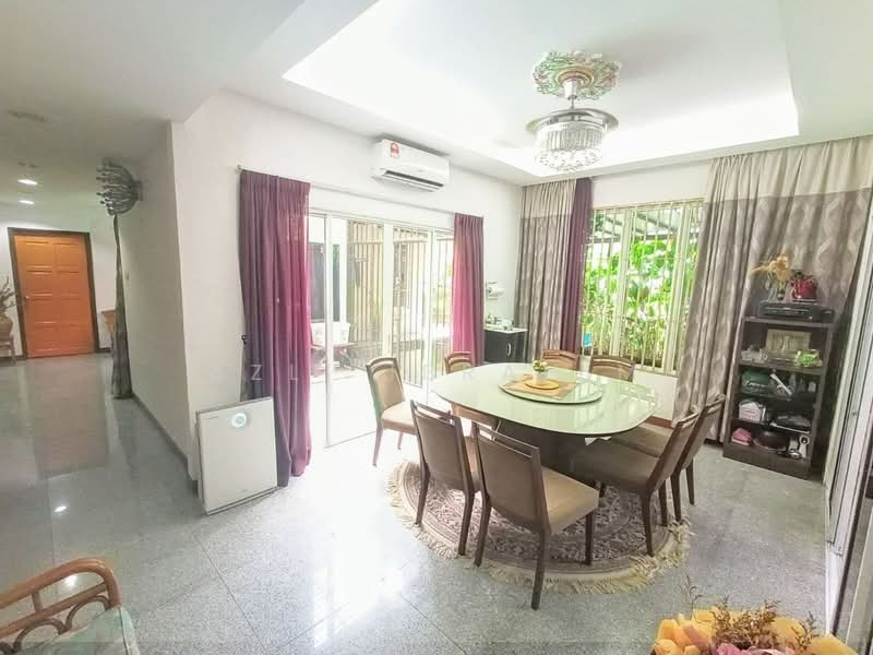 Bungalow for Sale in Bangi Villa (Bangi) - Azli Ibrahim - Dining Room - PropertyGuru.com.my