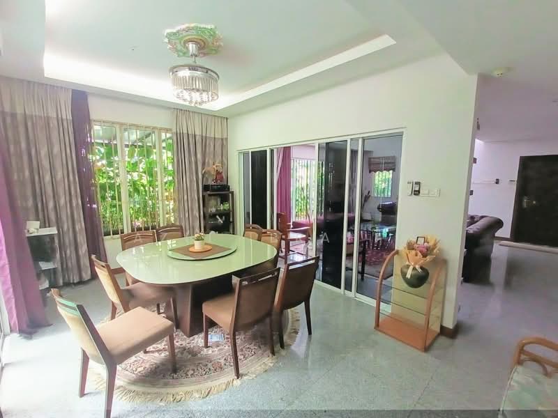 Bungalow for Sale in Bangi Villa (Bangi) - Azli Ibrahim - Dining Room - PropertyGuru.com.my