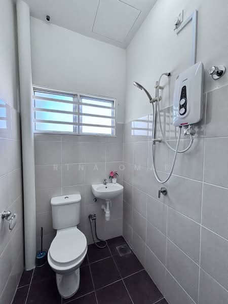 Taman Meru Suria untuk Untuk Disewa - RM 1,600 /bulan, Mac 2026 - Bathroom - PropertyGuru.com.my